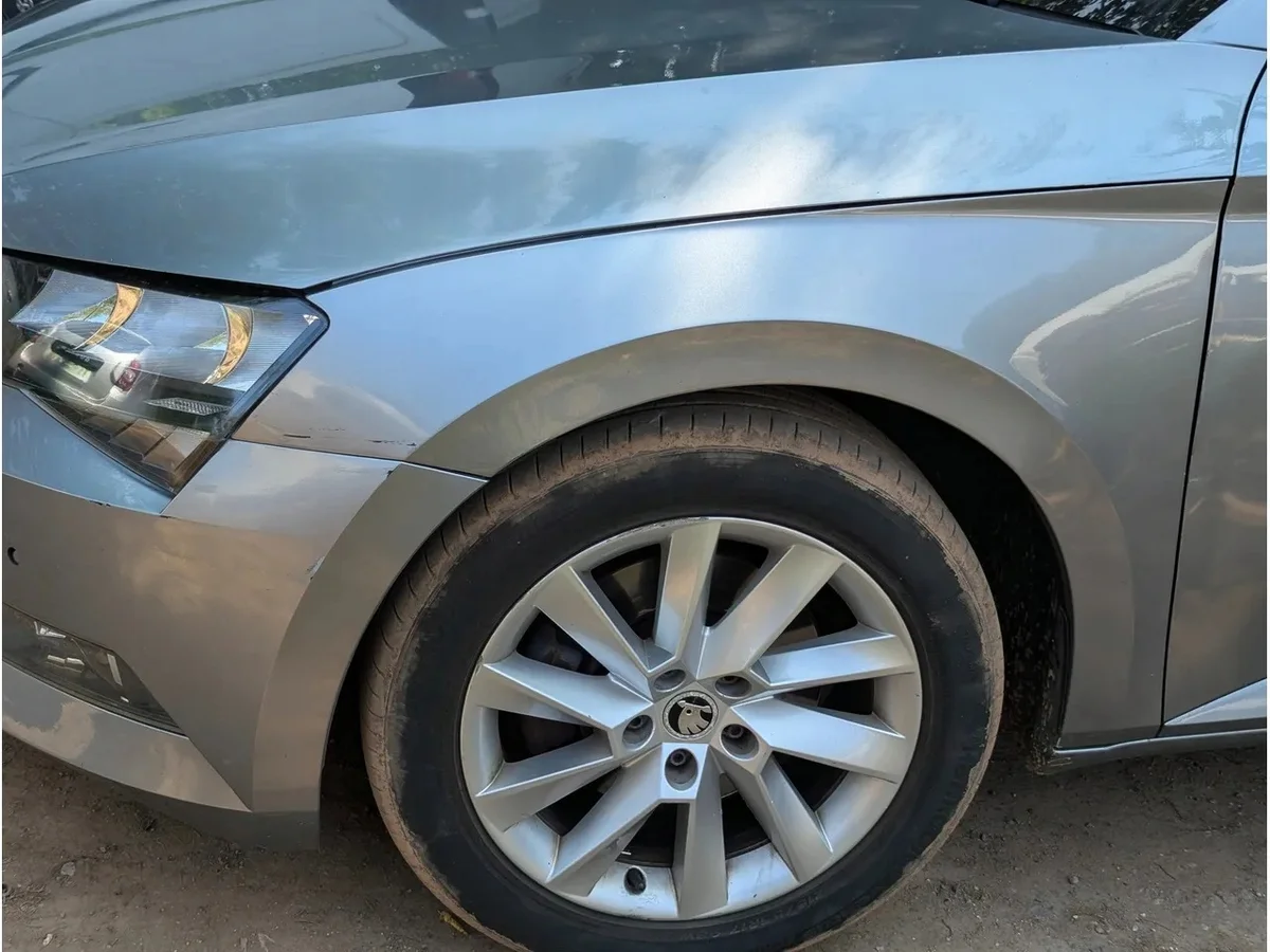 Skoda Superb MK3 B8 Karoseria Przód LF7M image 6