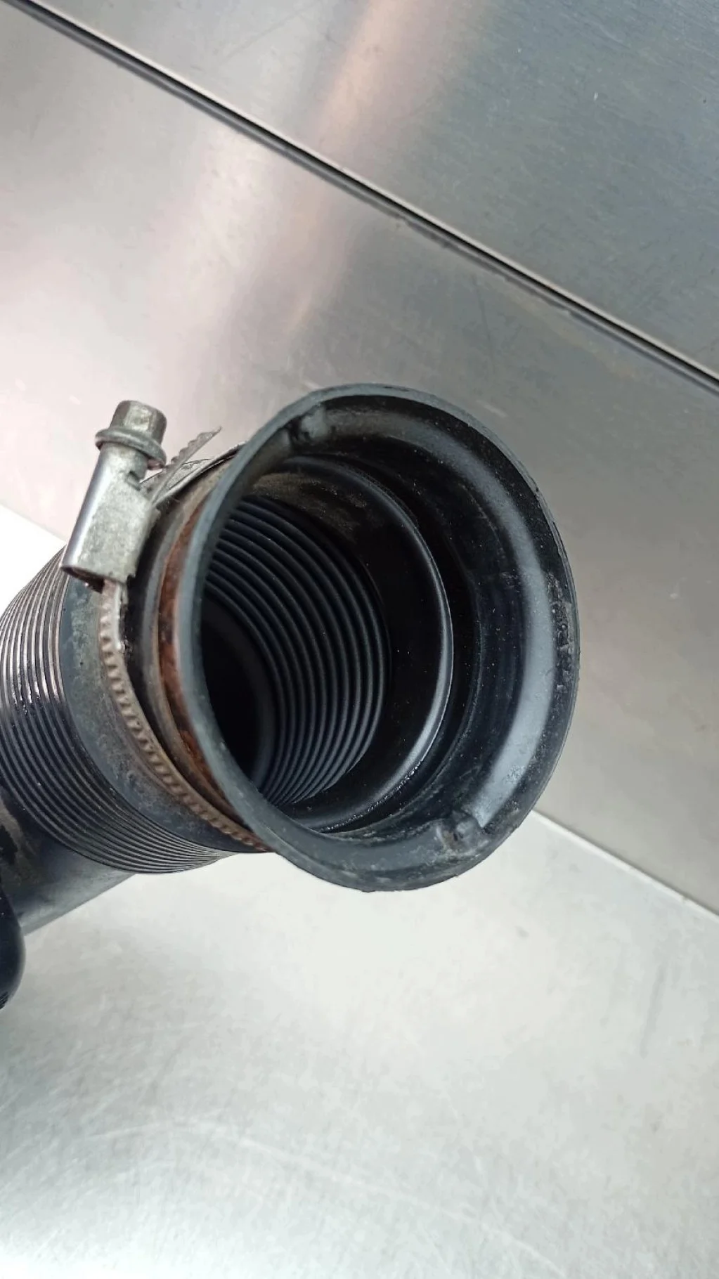 Ilmanotto putki Opel Astra H 1.6B 16V image 4
