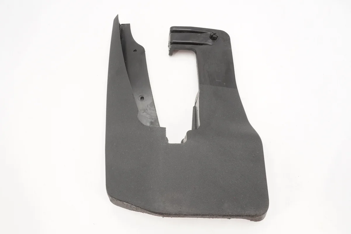 Schmutzfänger vorne links Mercedes W906 A9068823104