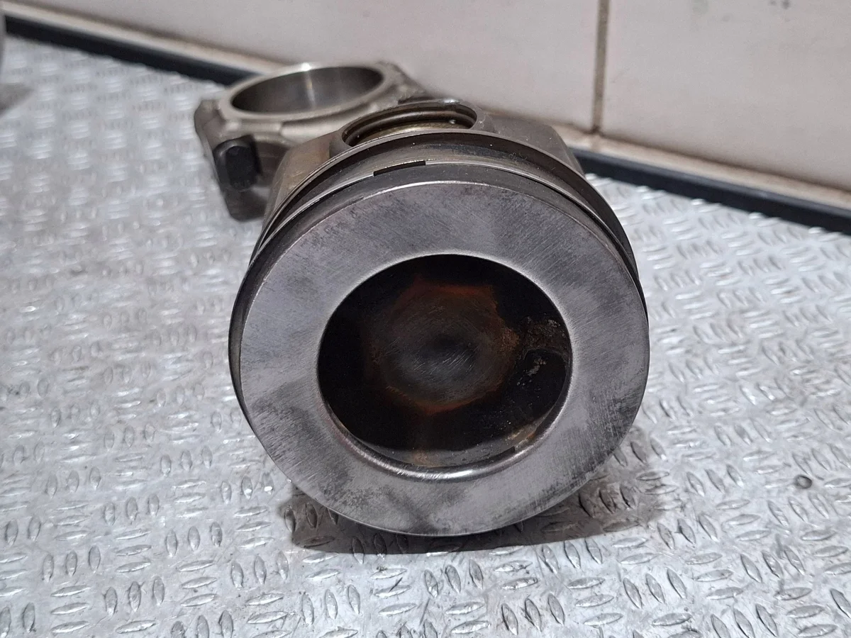 Peugeot 9812818680 Kolben Satz Gebraucht image 4