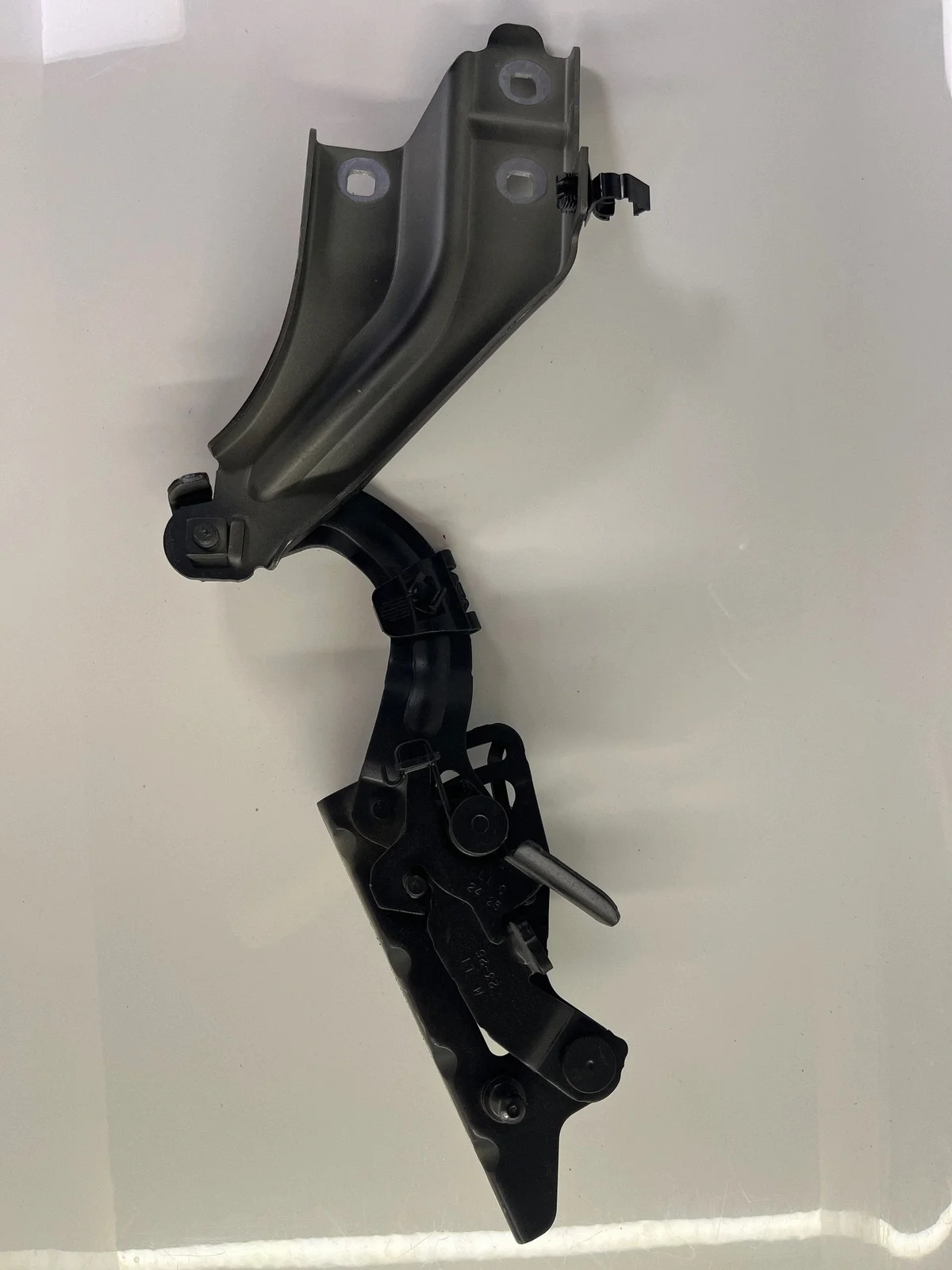 Cerniera Cofano Anteriore Mercedes C W206 A2068803801