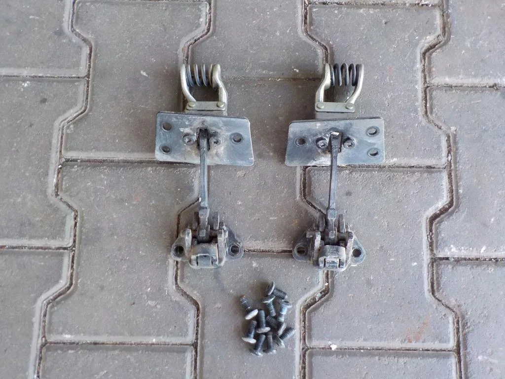 VW T4 Limitador de Porta Usado OEM 87654