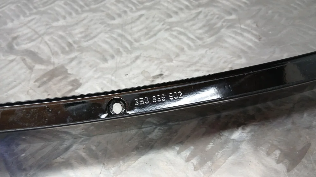 Moldura Puerta Trasera Derecha VW Passat B5 FL image 4