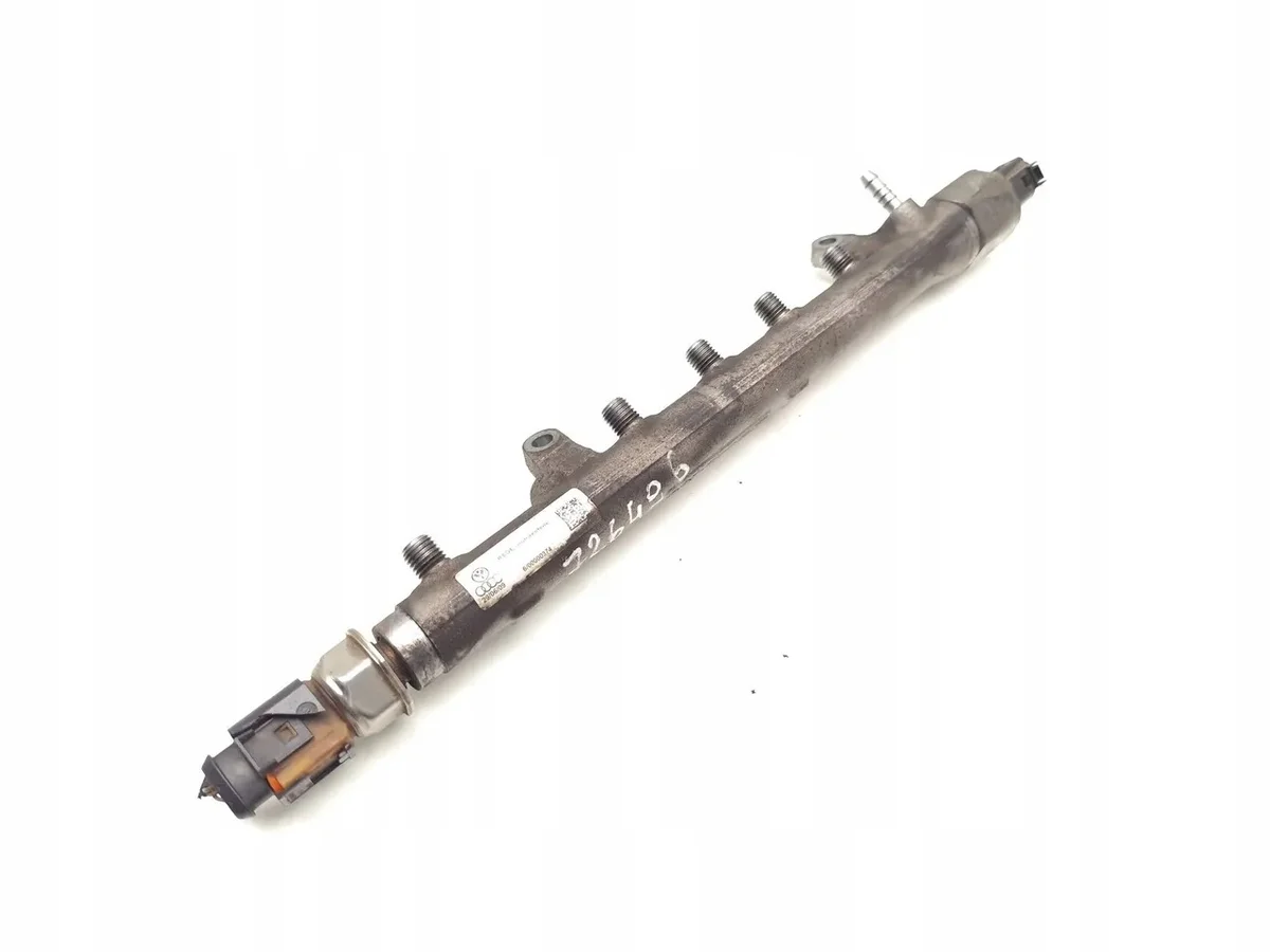 Volkswagen 03L130089B Injector Rail Gebruikt