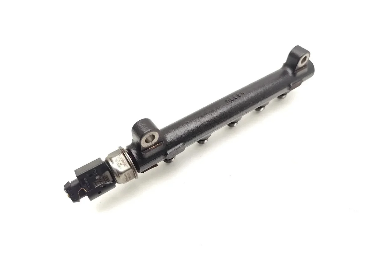 Vauxhall Antara 2.2 CDTi Injector Rail image 4