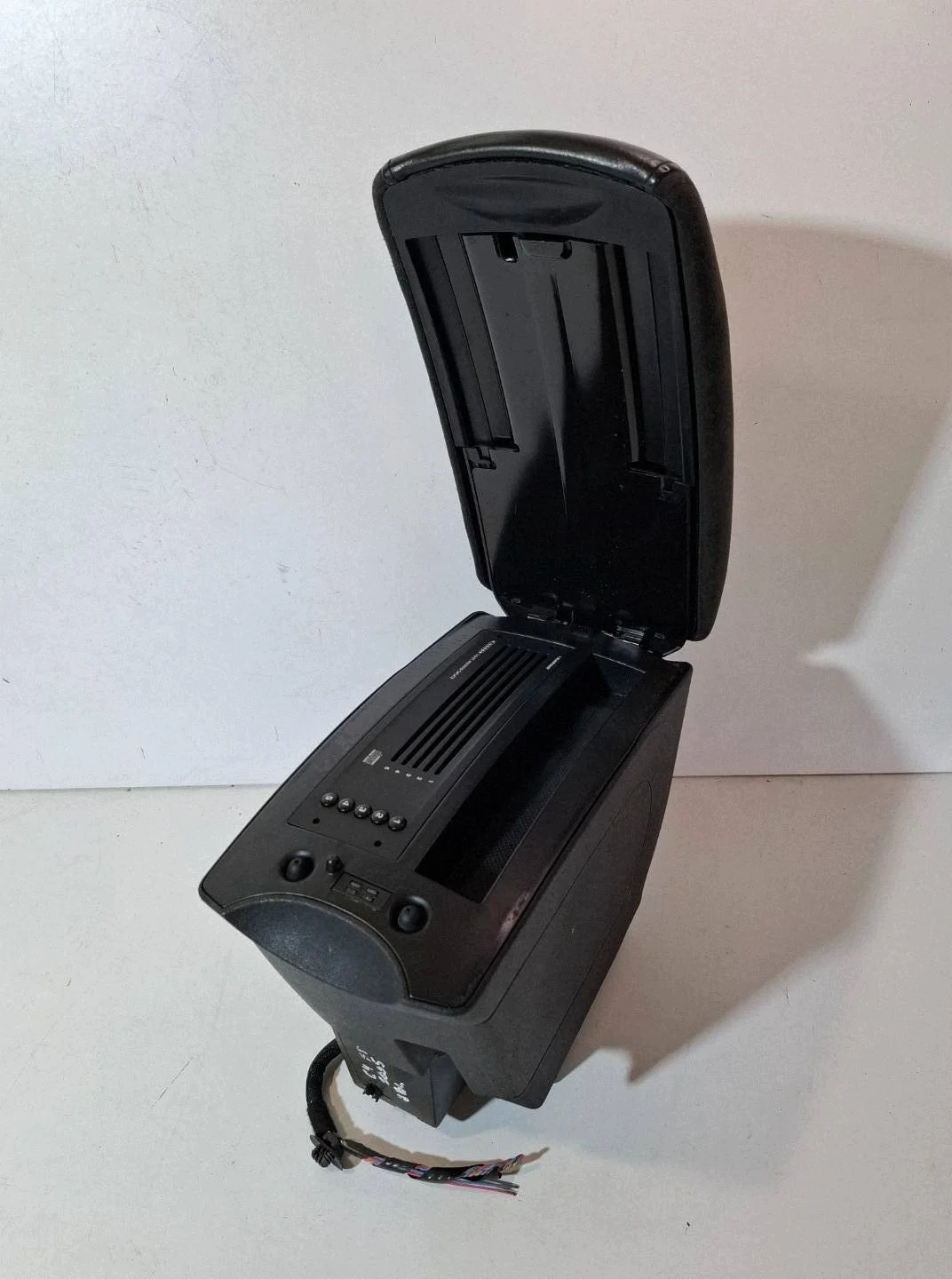 Citroen C4 I Bracciolo Pelle CD Changer image 3
