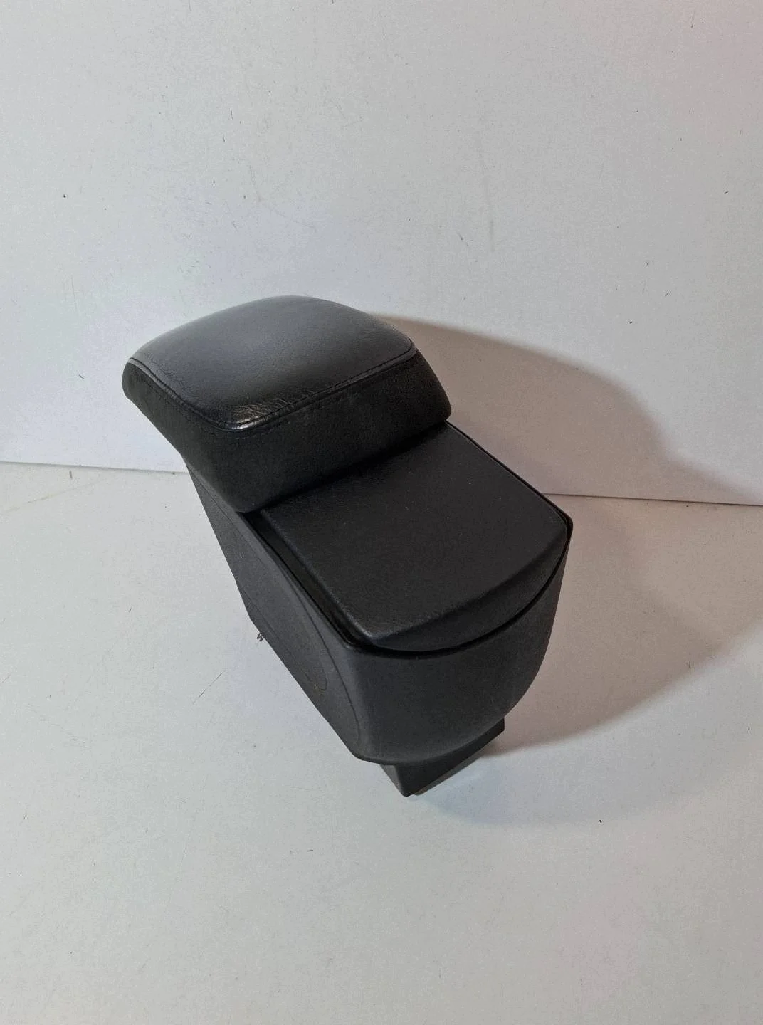 Citroen C4 I Bracciolo Pelle CD Changer image 8