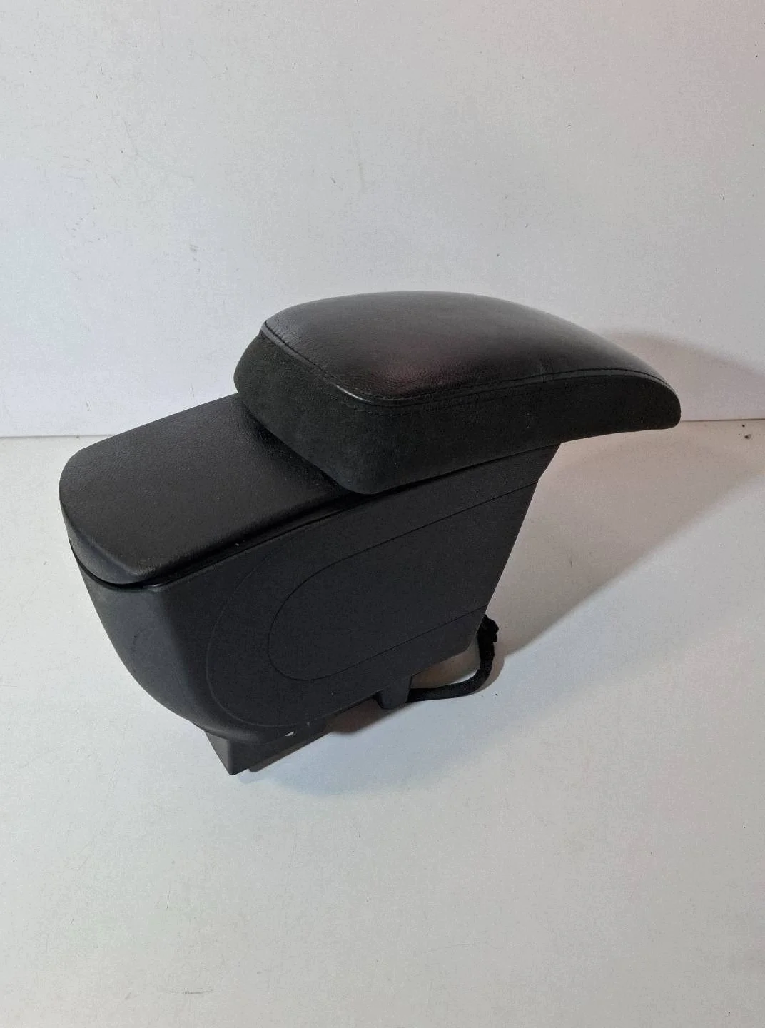 Citroen C4 I Bracciolo Pelle CD Changer image 9