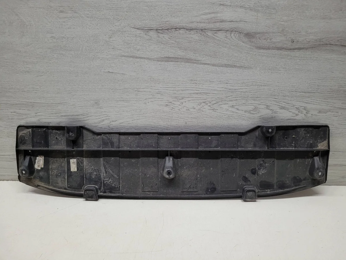 HYUNDAI i10 III 2019-23 PLACA SOBRE O PARA-CHOQUE DIANTEIRO