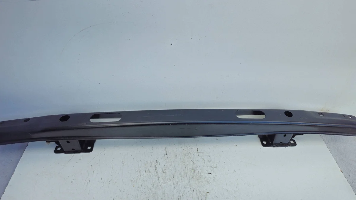 VW Transporter T5 2010+ Bakre Bumperbalk image 5