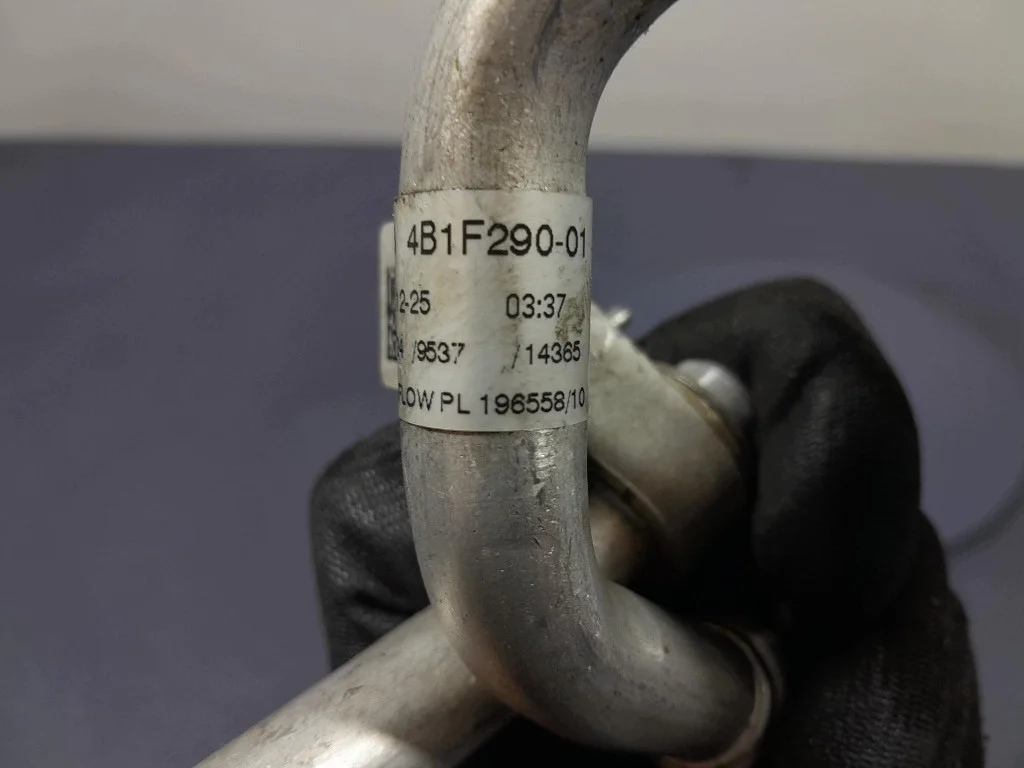 BMW M4 G82 G22 LCI Klimaanlagenleitung image 4