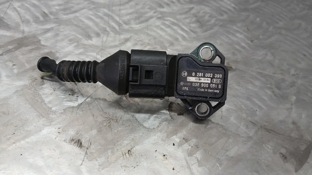 Sensor Presión VW Passat B5 FL 1.9TDI Usado