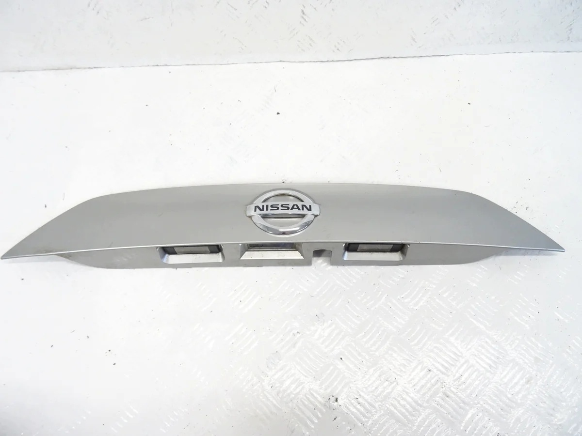 Nissan Qashqai J11 - Placca bagagliaio