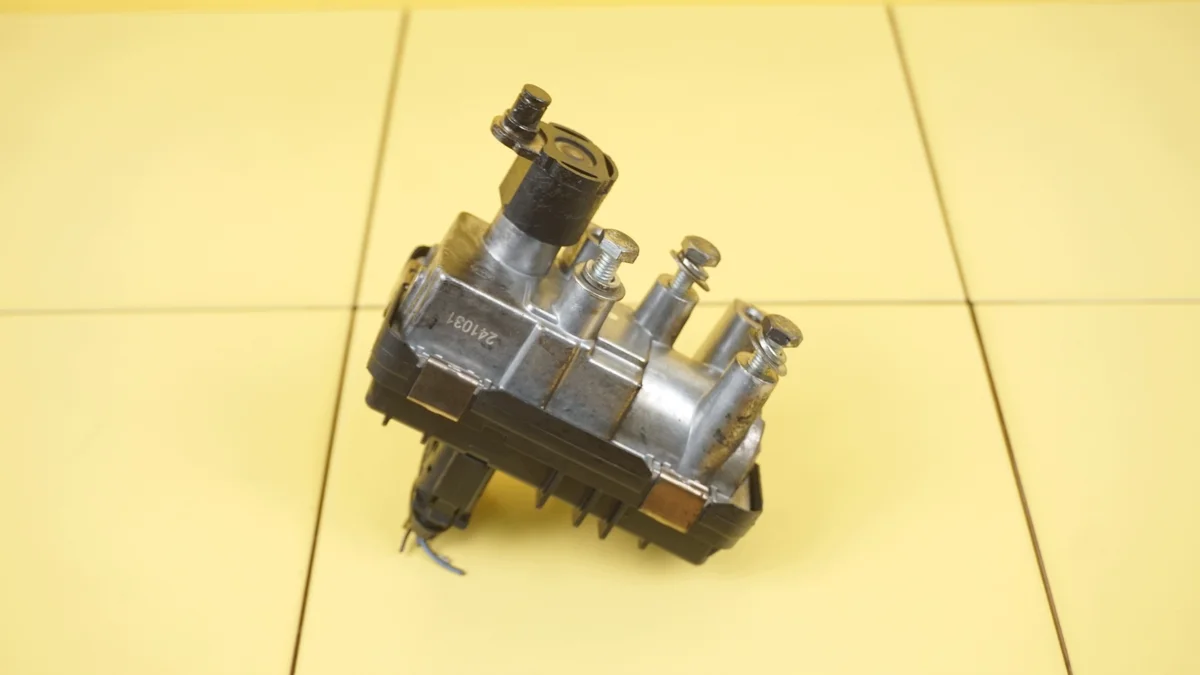 Nastawnik turbiny Land Rover 2.0 D 19r