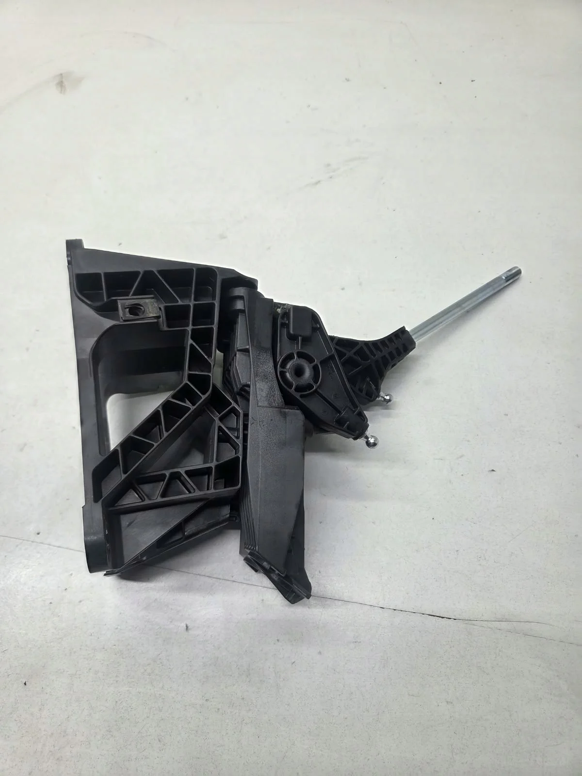 2015 Ford B-MAX Gear Shifter DV1R7C453BA image 3