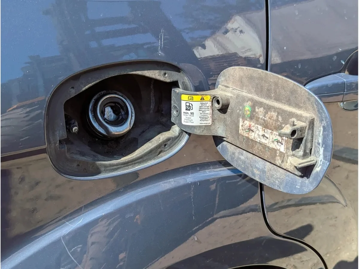 Ford S-Max polttoaineluukun kansi image 3