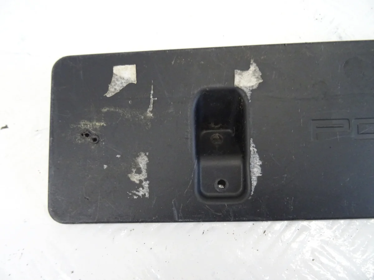Moldura Placa Porsche Macan 95B Usada image 3
