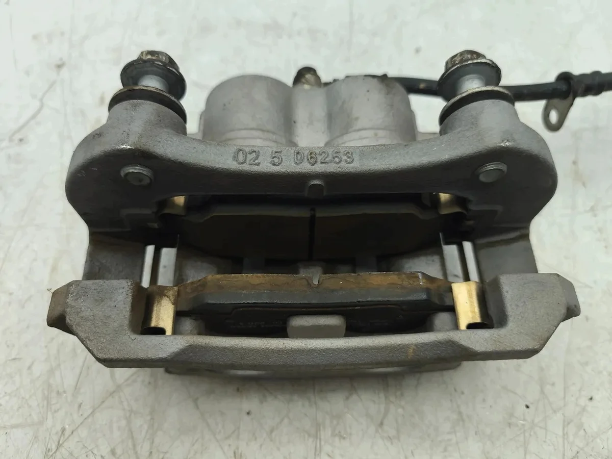 BYD SEAL U Pinça de Freio Dianteira Usada image 4