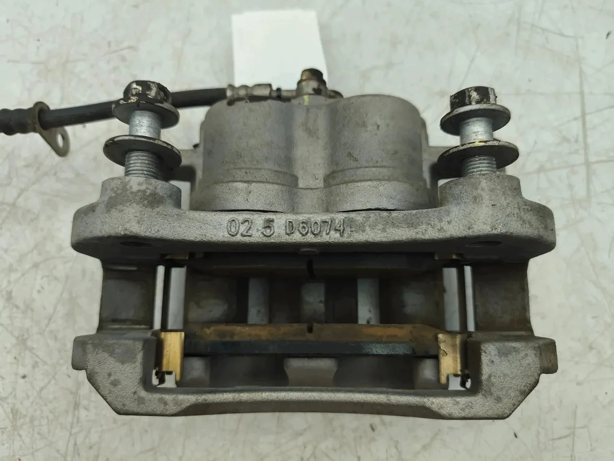 Pinça de Freio Dianteira BYD Seal U Usada image 4