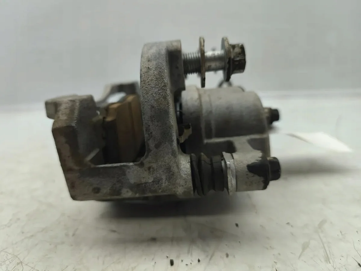 Pinça de Freio Dianteira BYD Seal U Usada image 6