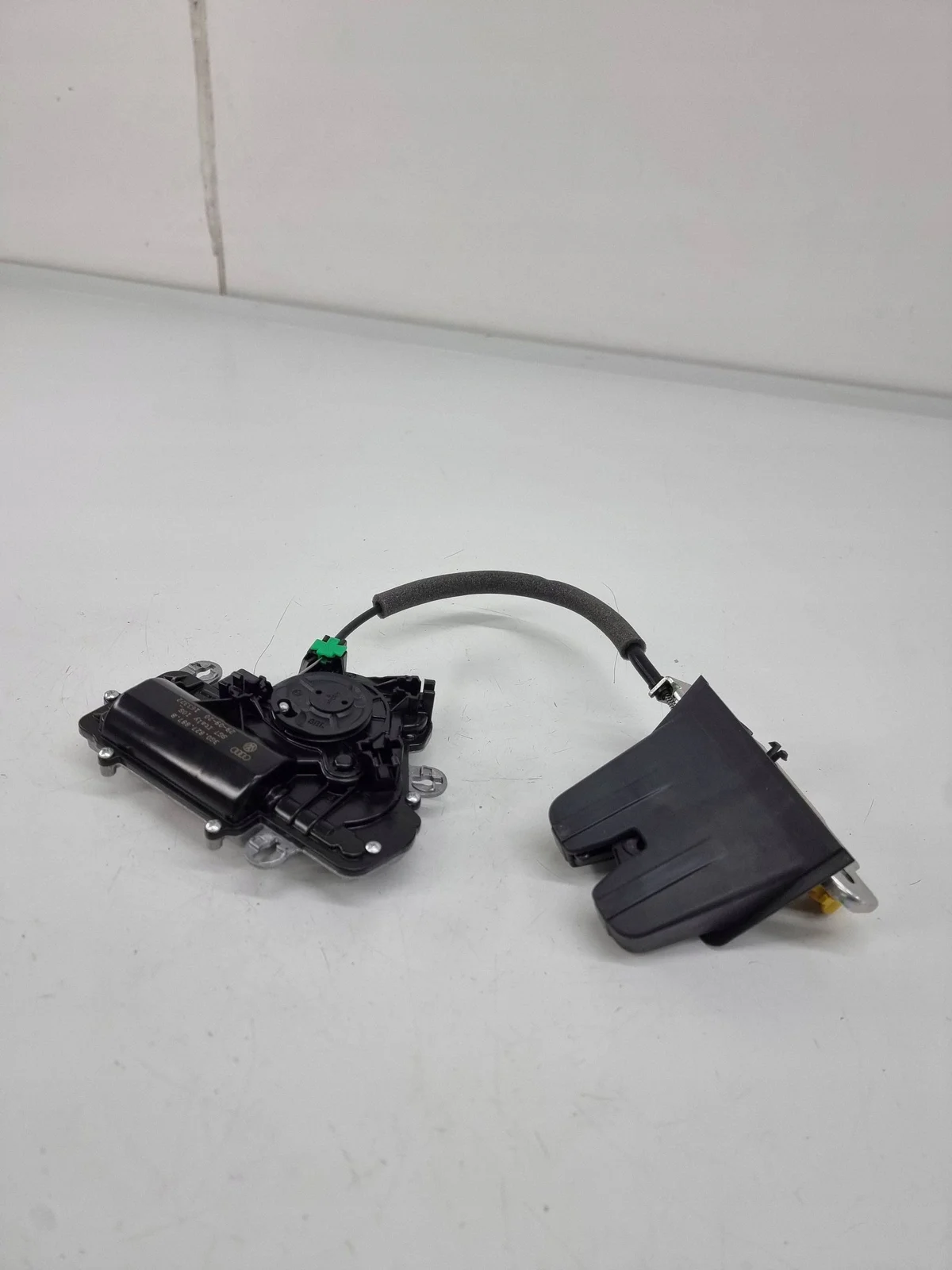 Serrure coffre VW Passat B8 3G0827887B