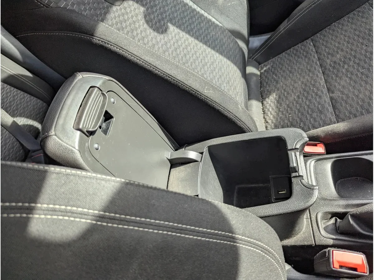 Vauxhall Astra Mittelkonsolenarmlehne Gebraucht image 4