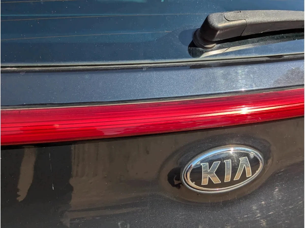 Kia Sportage Réflecteur Arrière Centre MK4 QL image 4