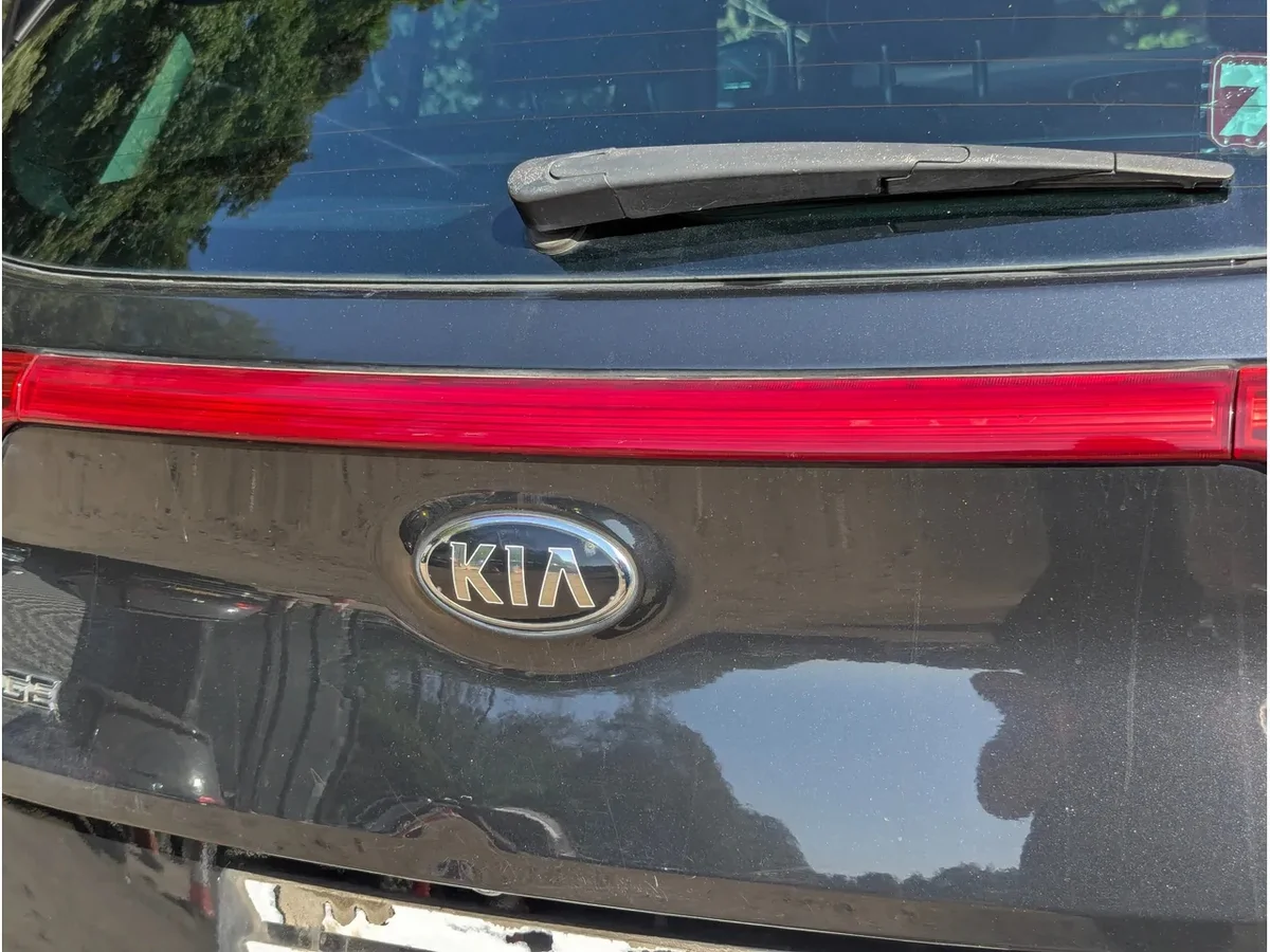 Kia Sportage Réflecteur Arrière Centre MK4 QL image 6