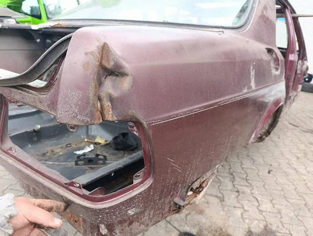 Mercedes W126 500 SEL Kotflügel rechts hinten image 4