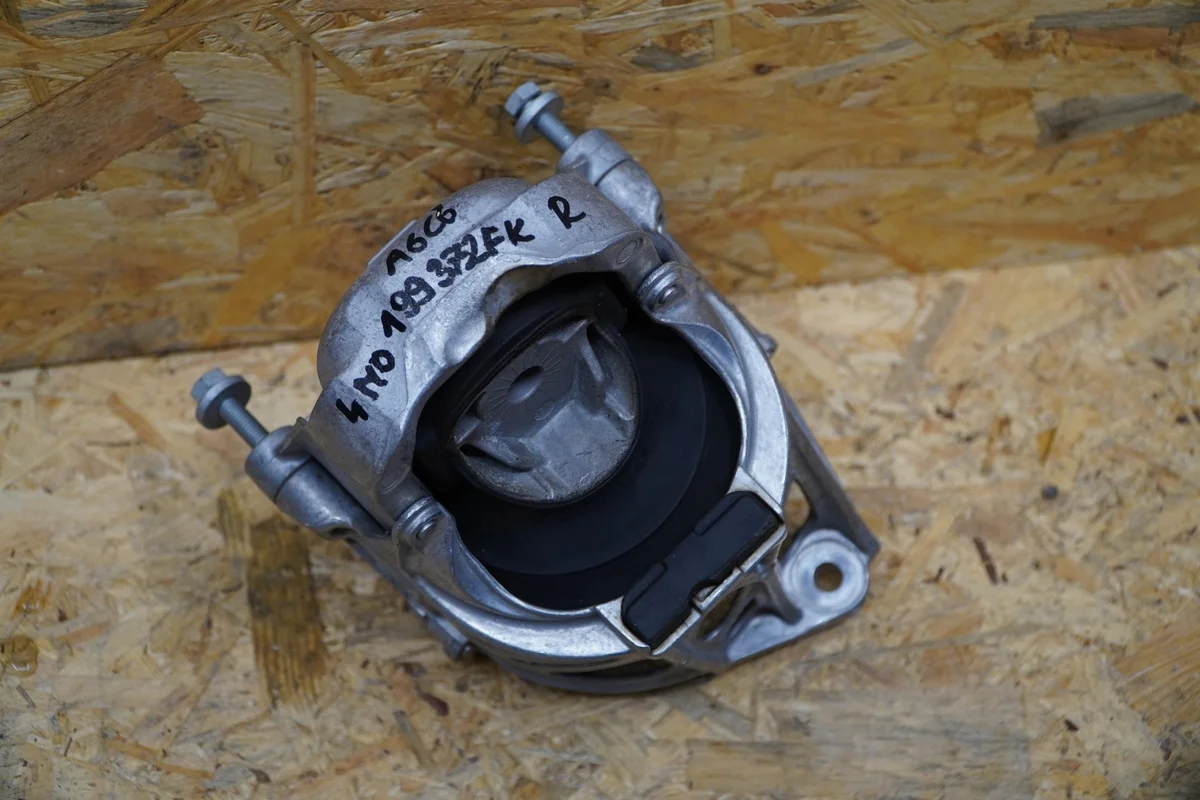 Soporte Motor Audi A6 C8 RS6 4.0B Usado image 3