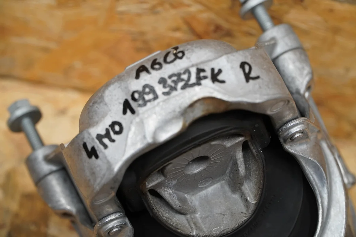 Soporte Motor Audi A6 C8 RS6 4.0B Usado image 4