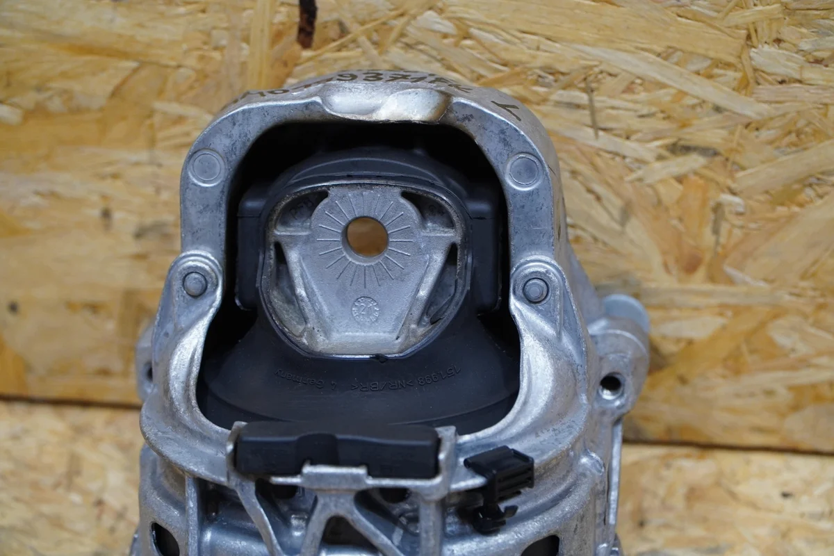 Soporte Motor Audi A6 C8 RS6 4.0B Usado image 9