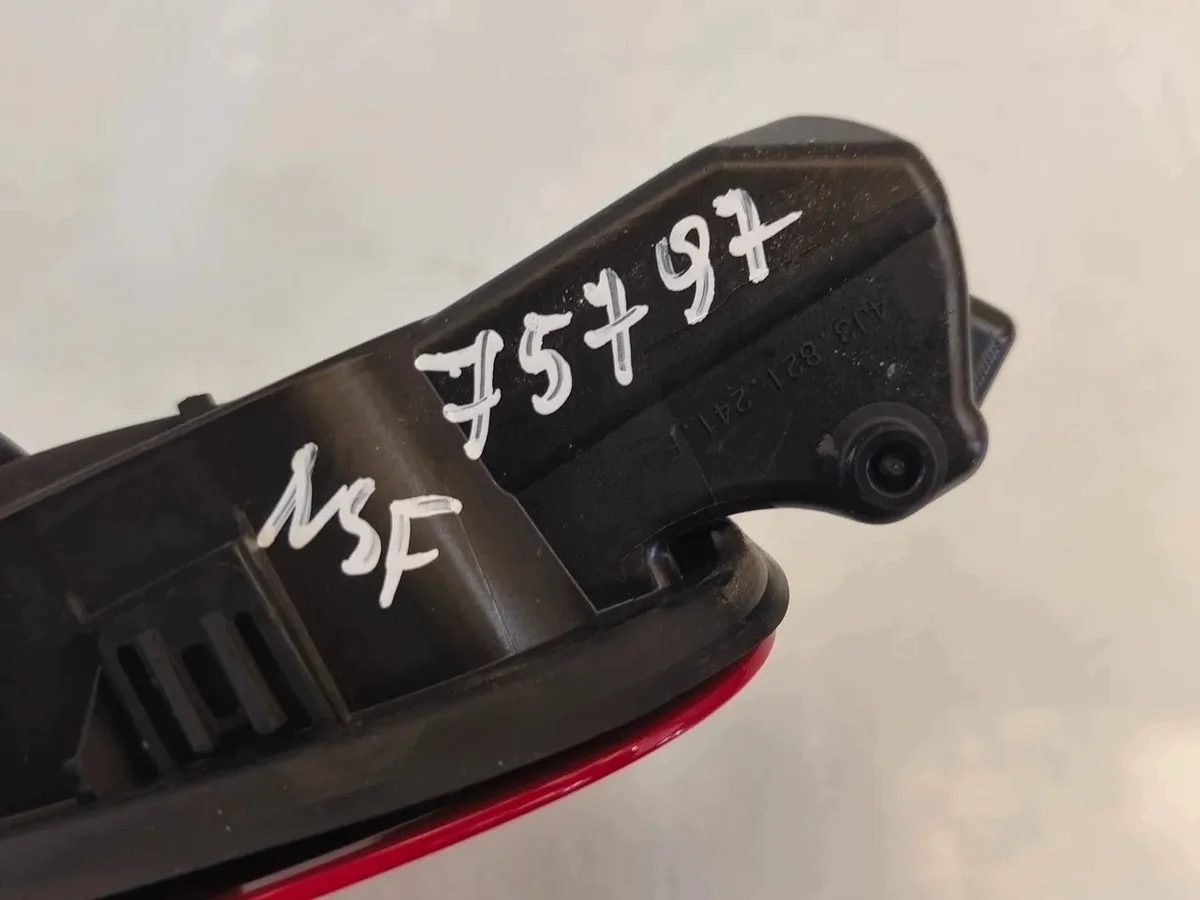 Audi e-Tron GT Couvercle Port Charge Gauche 4J3821241F image 5