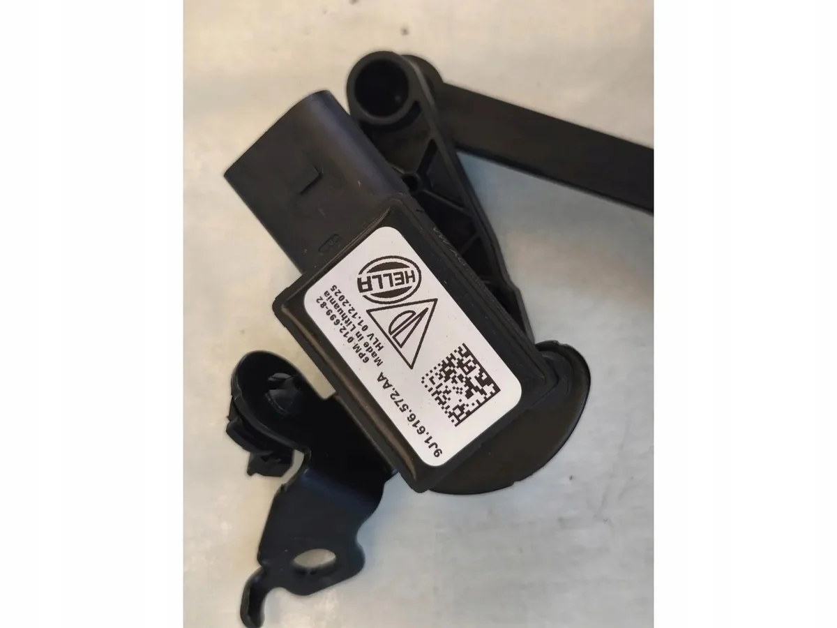 Audi e-Tron GT Rear Level Sensor 9J1616572AA image 3