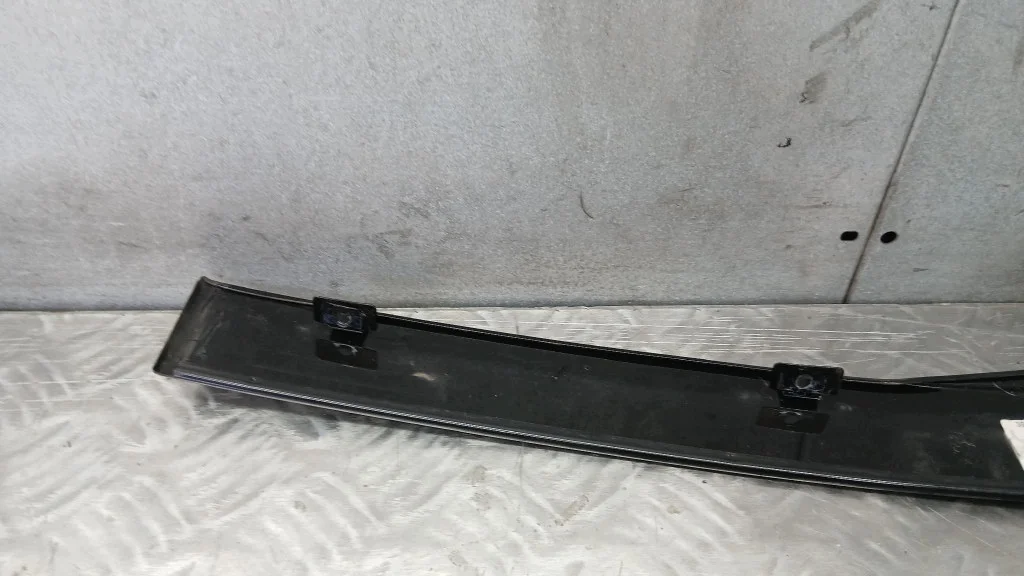 Moldura Puerta Trasera Izquierda Passat B5 FL image 3