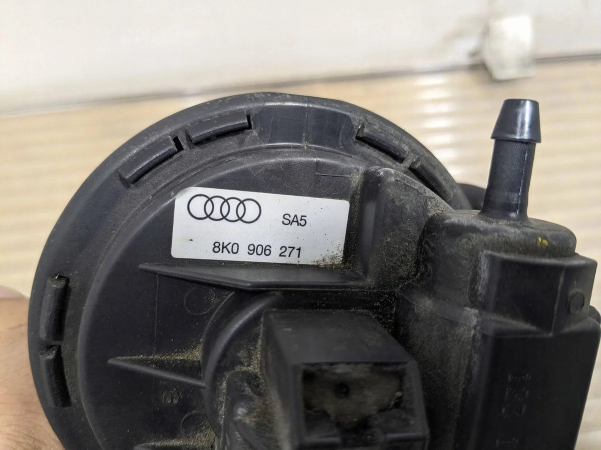 Audi S5 8K0906271 Delad enhet image 3