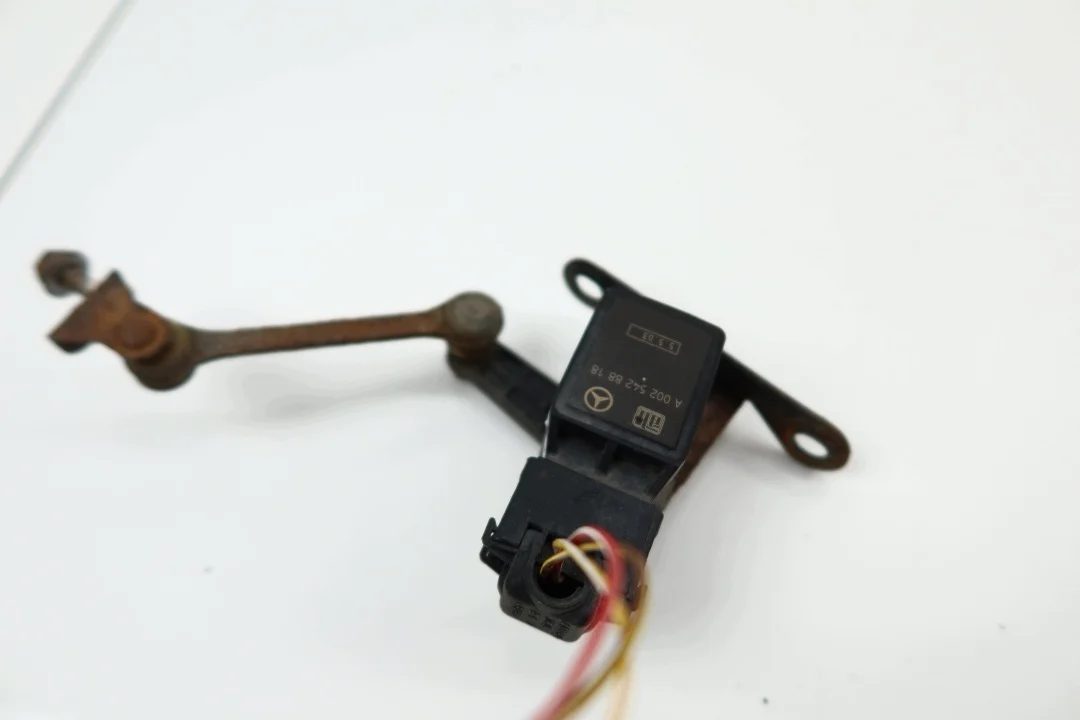 Sensor Nivelamento Xenon Mercedes R230 SL Esquerdo image 5