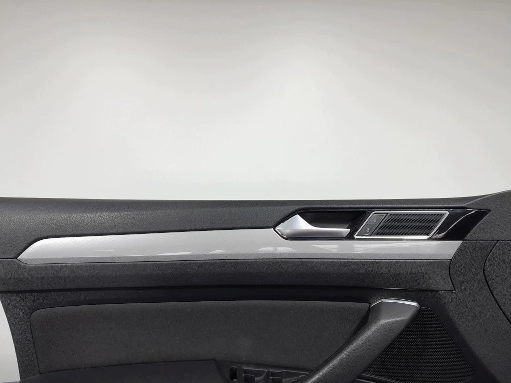 VW Passat B8 LIFT dörrpanel fram vänster image 3