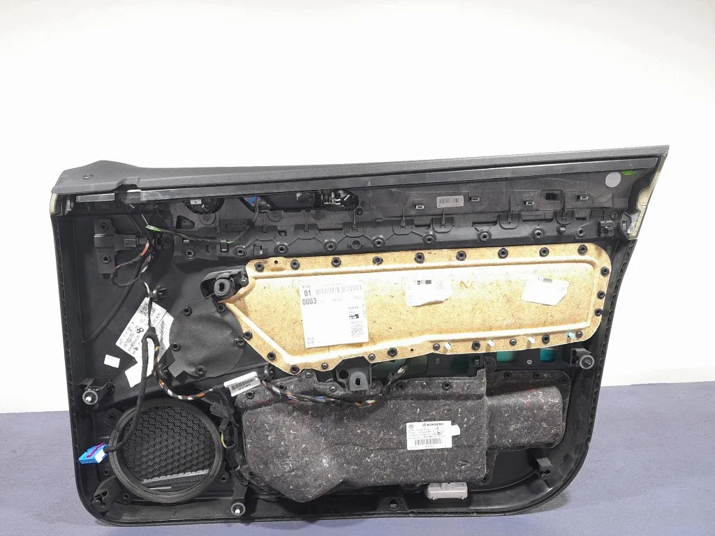VW Passat B8 LIFT dörrpanel fram vänster image 4