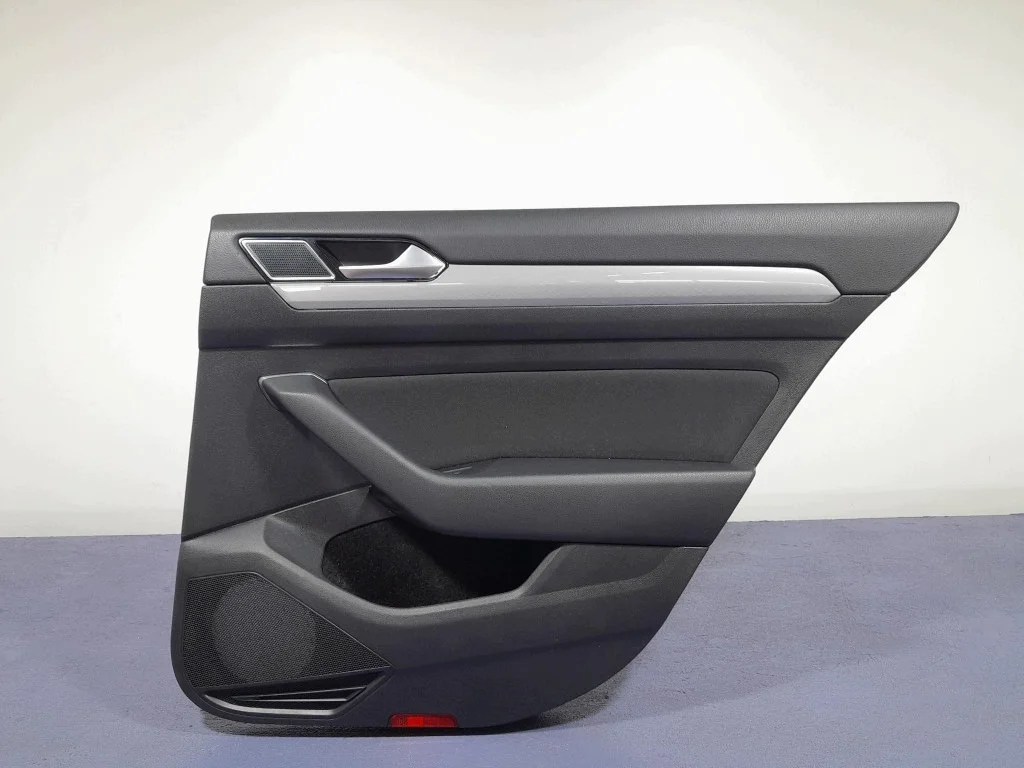 VW Passat B8 Kombi Panel Puerta Trasera Dcho