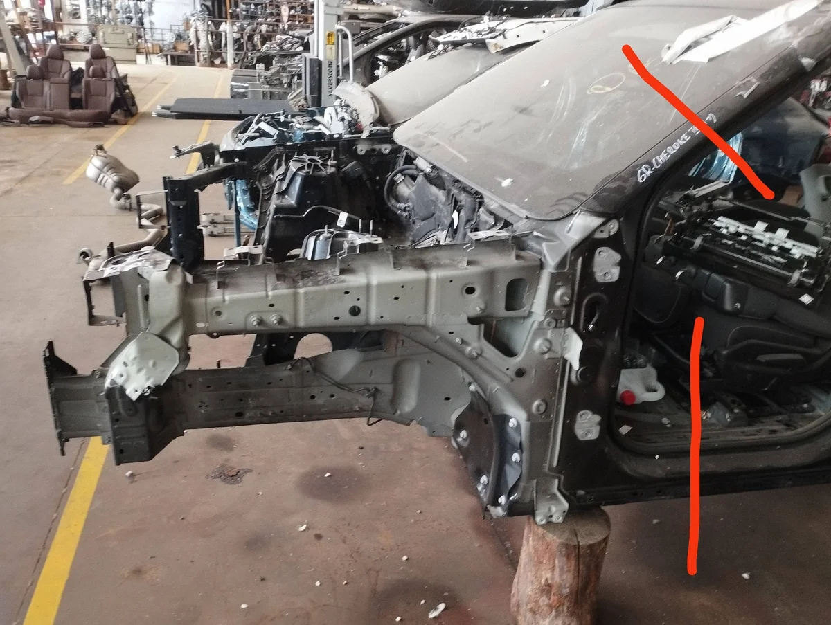 Jeep Grand Cherokee WL Voorste Kwartaal 68409799AH