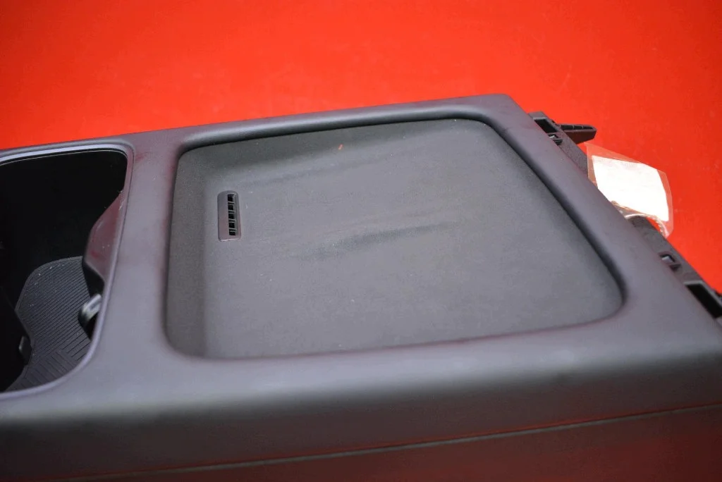 Túnel Central Console Jaecoo J7 23- Usado image 8