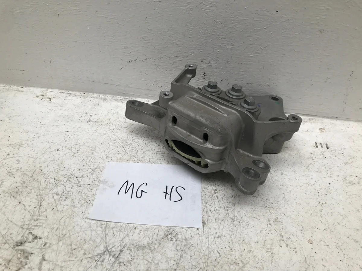 MG HS II Gearbox Mount Bracket Used image 2