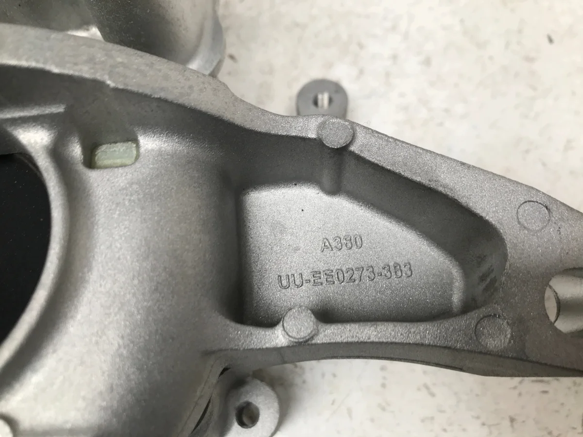 MG HS II Gearbox Mount Bracket Used image 5