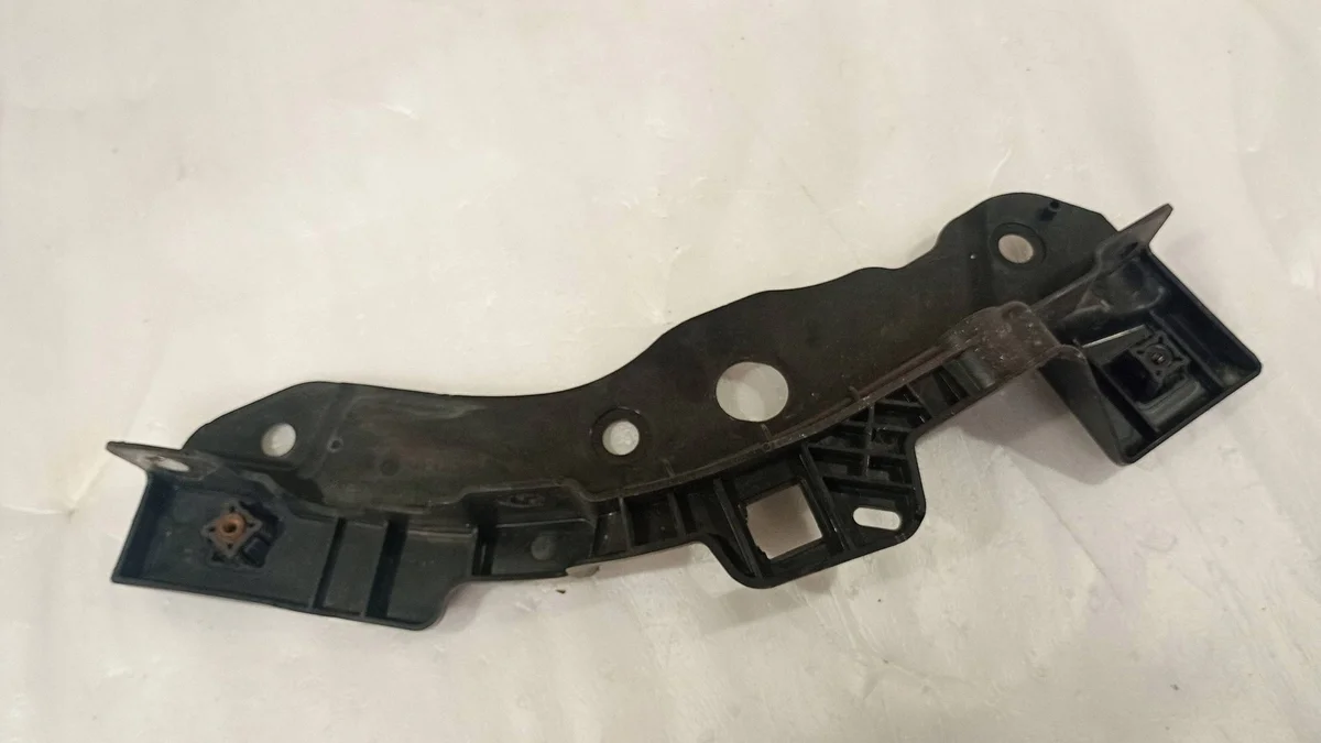 Alfa Romeo Stelvio 16-25 Reforço Frontal Direito image 3