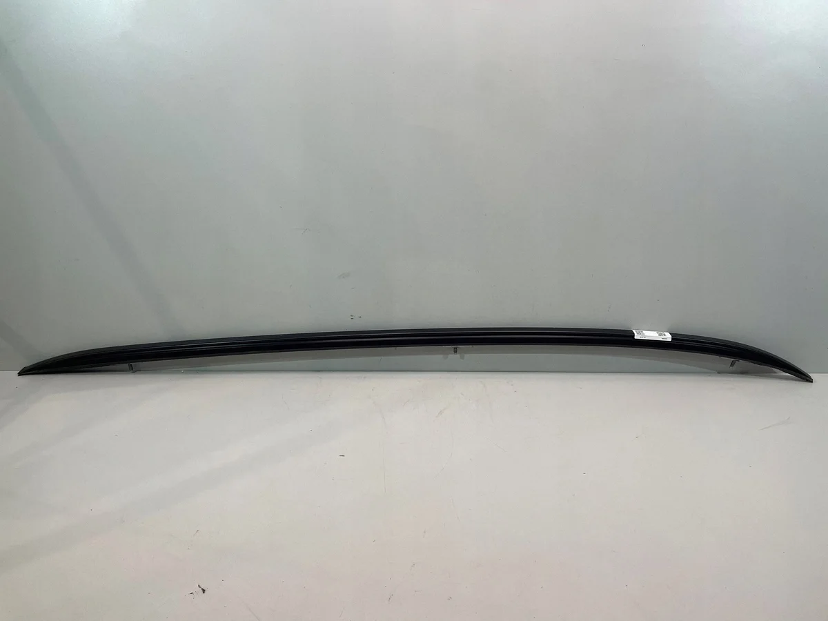 BMW 3 F31 kattokaide oikea musta