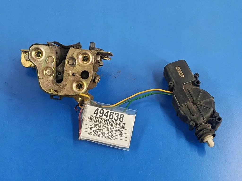 Opel Corsa B 5D takaluukun lukko oikea