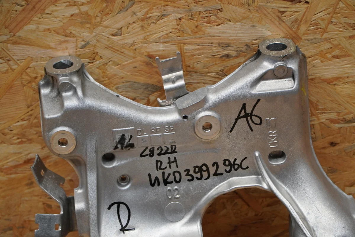 Audi A6 C8 19- Left/Right Subframe Mount image 3