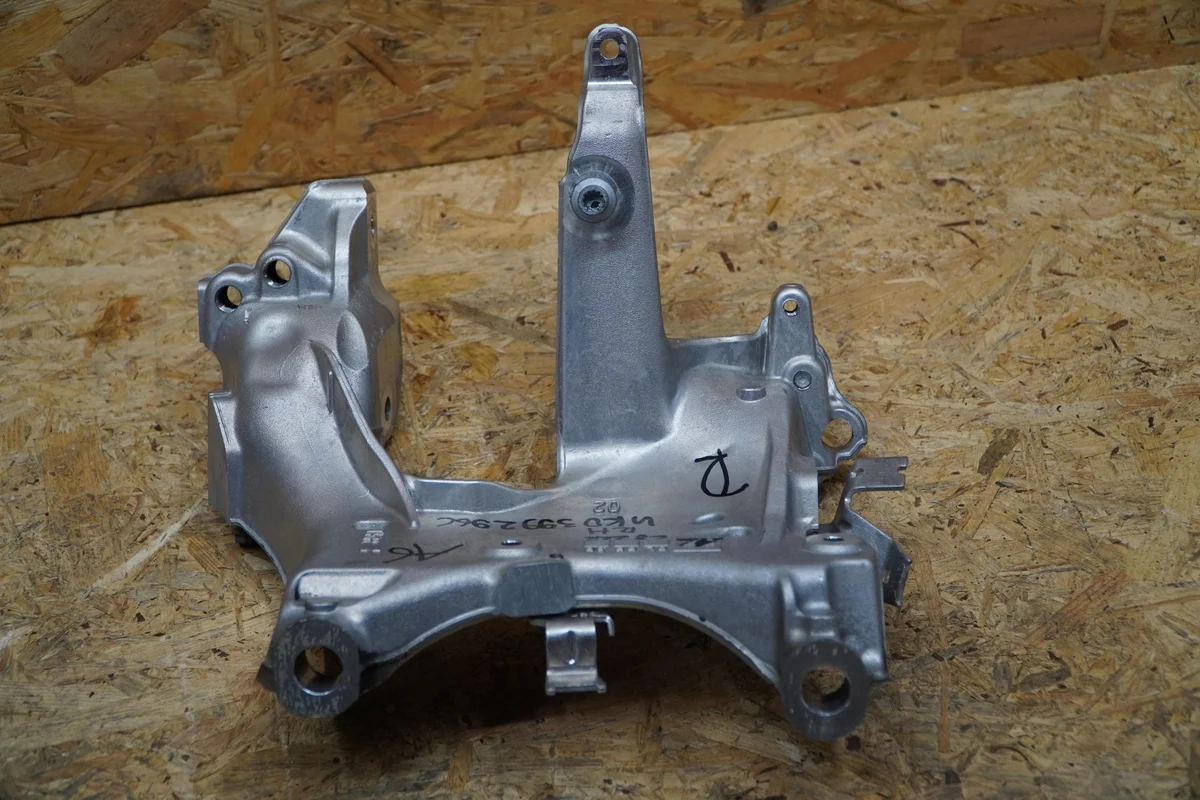 Audi A6 C8 19- Left/Right Subframe Mount image 5