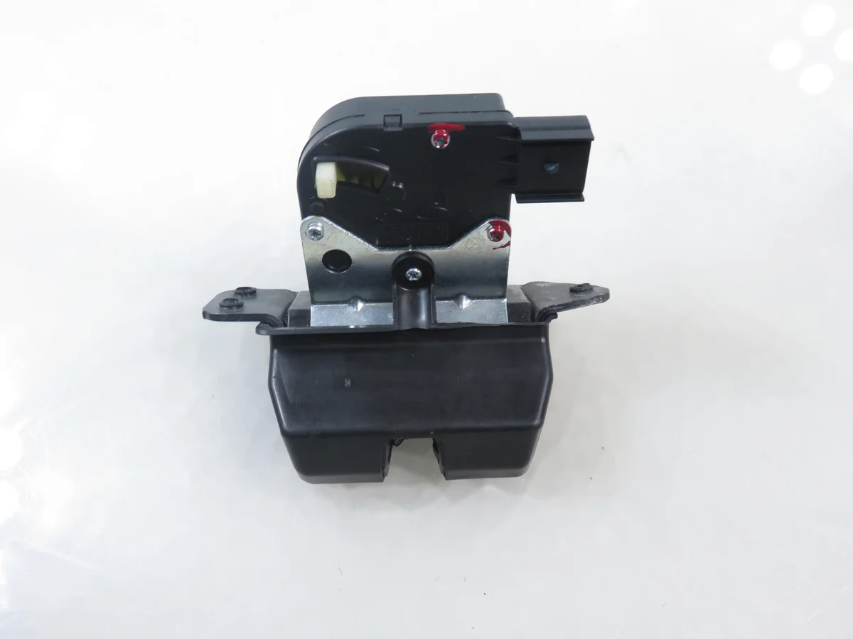 Fechadura Porta-Malas Hyundai i40 CW Usada